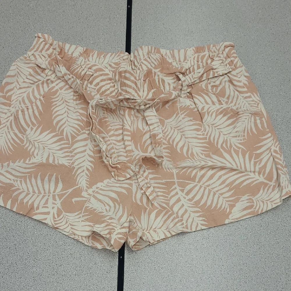 Hope & Harlow Pink/White Linen Shorts Size M
